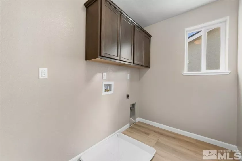 1164 Arrastra, Reno, Nevada 89512, 4 Bedrooms Bedrooms, ,3 BathroomsBathrooms,Residential,Residential,Arrastra,250006224