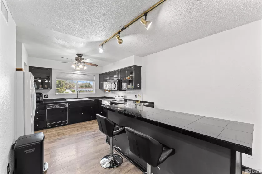 124 Smithridge, Reno, Nevada 89502, 2 Bedrooms Bedrooms, ,2 BathroomsBathrooms,Residential,Residential,Smithridge,250006231