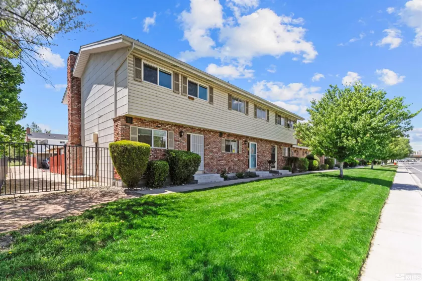 124 Smithridge, Reno, Nevada 89502, 2 Bedrooms Bedrooms, ,2 BathroomsBathrooms,Residential,Residential,Smithridge,250006231