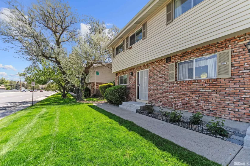 124 Smithridge, Reno, Nevada 89502, 2 Bedrooms Bedrooms, ,2 BathroomsBathrooms,Residential,Residential,Smithridge,250006231
