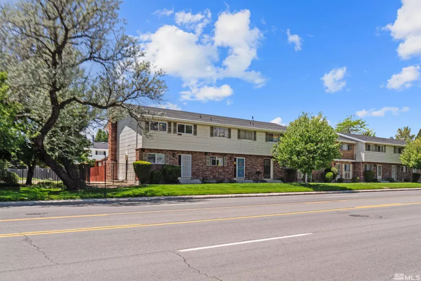 124 Smithridge, Reno, Nevada 89502, 2 Bedrooms Bedrooms, ,2 BathroomsBathrooms,Residential,Residential,Smithridge,250006231