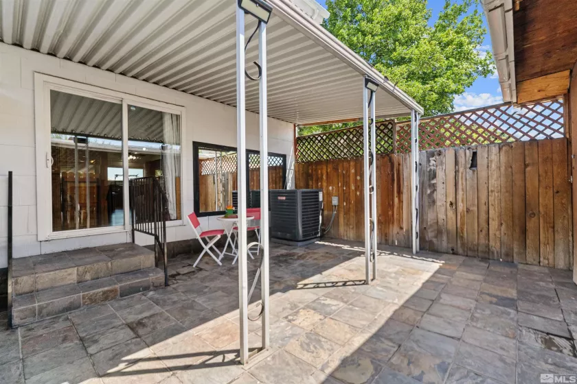 124 Smithridge, Reno, Nevada 89502, 2 Bedrooms Bedrooms, ,2 BathroomsBathrooms,Residential,Residential,Smithridge,250006231