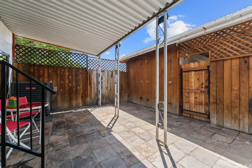 124 Smithridge, Reno, Nevada 89502, 2 Bedrooms Bedrooms, ,2 BathroomsBathrooms,Residential,Residential,Smithridge,250006231