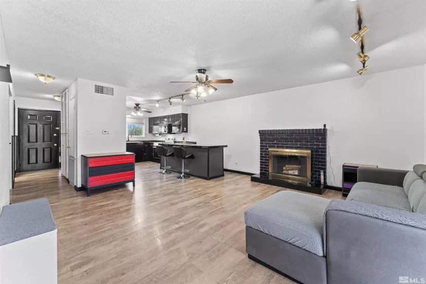 124 Smithridge, Reno, Nevada 89502, 2 Bedrooms Bedrooms, ,2 BathroomsBathrooms,Residential,Residential,Smithridge,250006231
