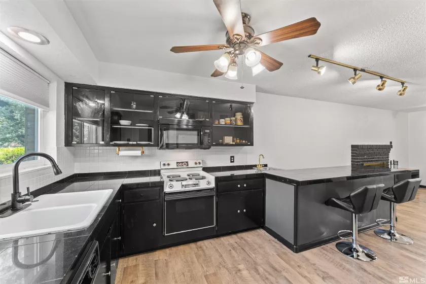 124 Smithridge, Reno, Nevada 89502, 2 Bedrooms Bedrooms, ,2 BathroomsBathrooms,Residential,Residential,Smithridge,250006231