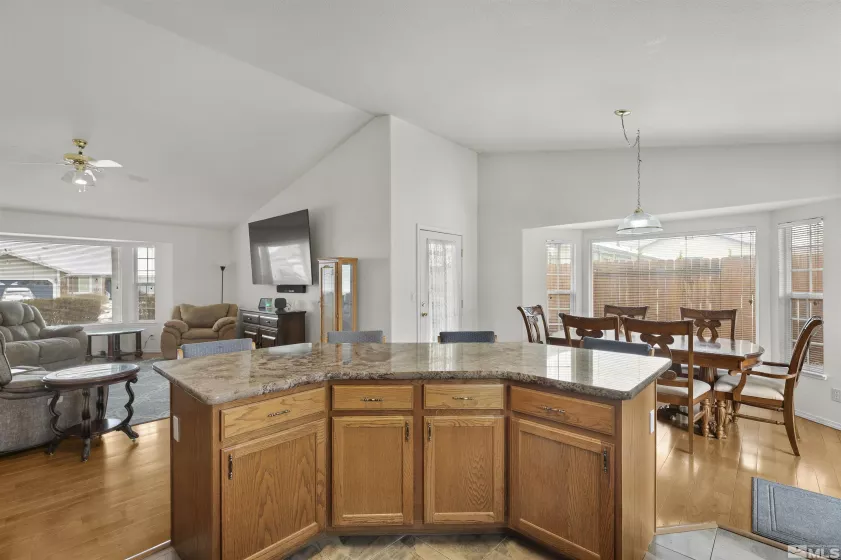 1018 Ringneck, Sparks, Nevada 89441, 3 Bedrooms Bedrooms, ,2 BathroomsBathrooms,Residential,Residential,Ringneck,250004120