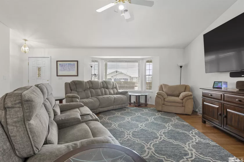 1018 Ringneck, Sparks, Nevada 89441, 3 Bedrooms Bedrooms, ,2 BathroomsBathrooms,Residential,Residential,Ringneck,250004120