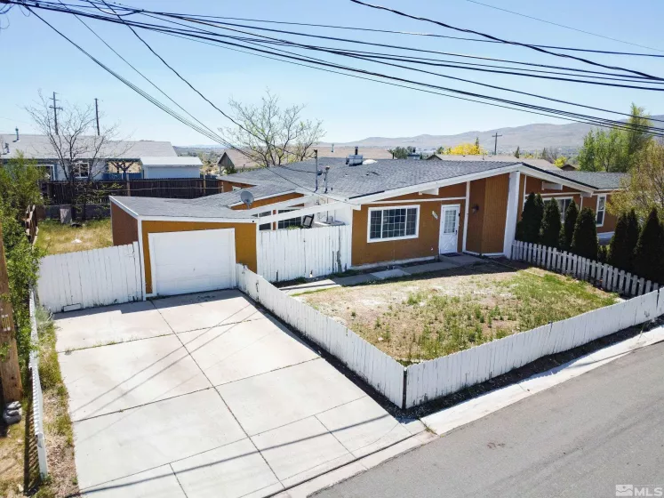 13292 Mount Whitney, Reno, Nevada 89506, 3 Bedrooms Bedrooms, ,1 BathroomBathrooms,Residential,Residential,Mount Whitney,250006239