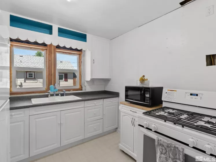 305 Roop, Carson City, Nevada 89701, 2 Bedrooms Bedrooms, ,1 BathroomBathrooms,Residential,Residential,Roop,250006245