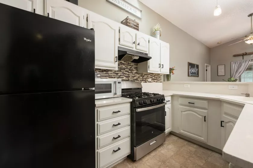 1357 Victoria, Gardnerville, Nevada 89460, 3 Bedrooms Bedrooms, ,2 BathroomsBathrooms,Residential,Residential,Victoria,250006256