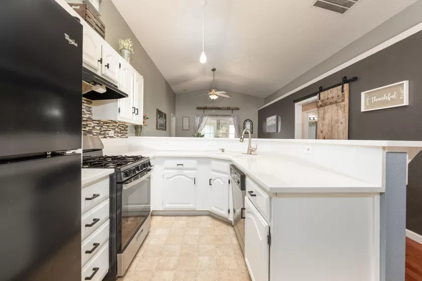 1357 Victoria, Gardnerville, Nevada 89460, 3 Bedrooms Bedrooms, ,2 BathroomsBathrooms,Residential,Residential,Victoria,250006256
