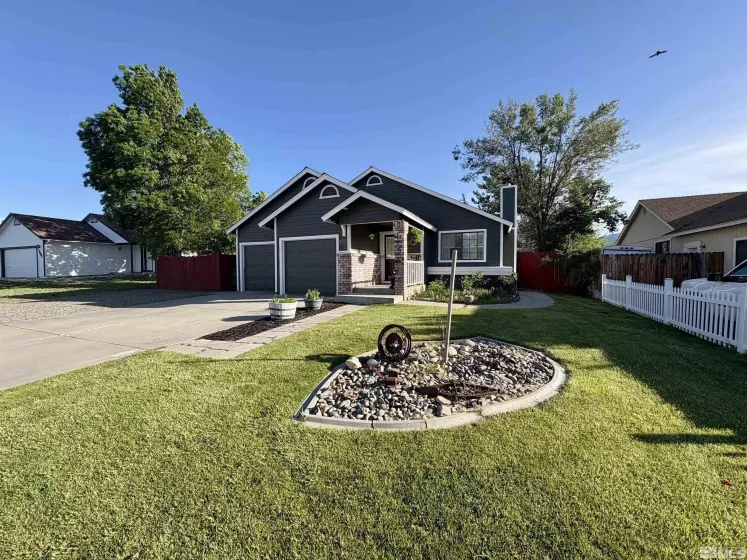 1357 Victoria, Gardnerville, Nevada 89460, 3 Bedrooms Bedrooms, ,2 BathroomsBathrooms,Residential,Residential,Victoria,250006256