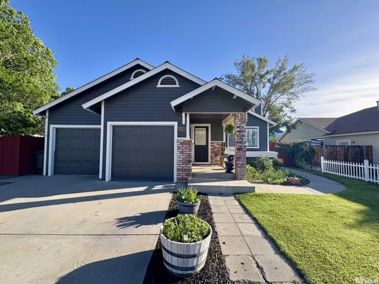 1357 Victoria, Gardnerville, Nevada 89460, 3 Bedrooms Bedrooms, ,2 BathroomsBathrooms,Residential,Residential,Victoria,250006256