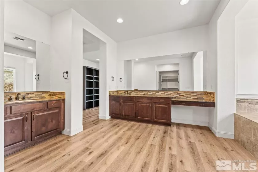 9835 Firefoot, Reno, Nevada 89521, 5 Bedrooms Bedrooms, ,5 BathroomsBathrooms,Residential,Residential,Firefoot,250006260