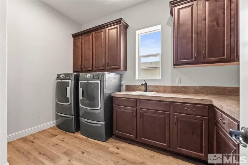9835 Firefoot, Reno, Nevada 89521, 5 Bedrooms Bedrooms, ,5 BathroomsBathrooms,Residential,Residential,Firefoot,250006260