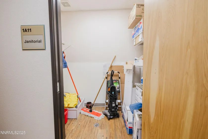 2719 Argent, Elko, Nevada 89801, ,Commercial Lease,Manufactured,Argent,250006262