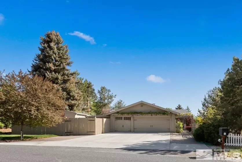 2990 Tamarisk, Reno, Nevada 89502, 3 Bedrooms Bedrooms, ,3 BathroomsBathrooms,Residential,Residential,Tamarisk,250006278