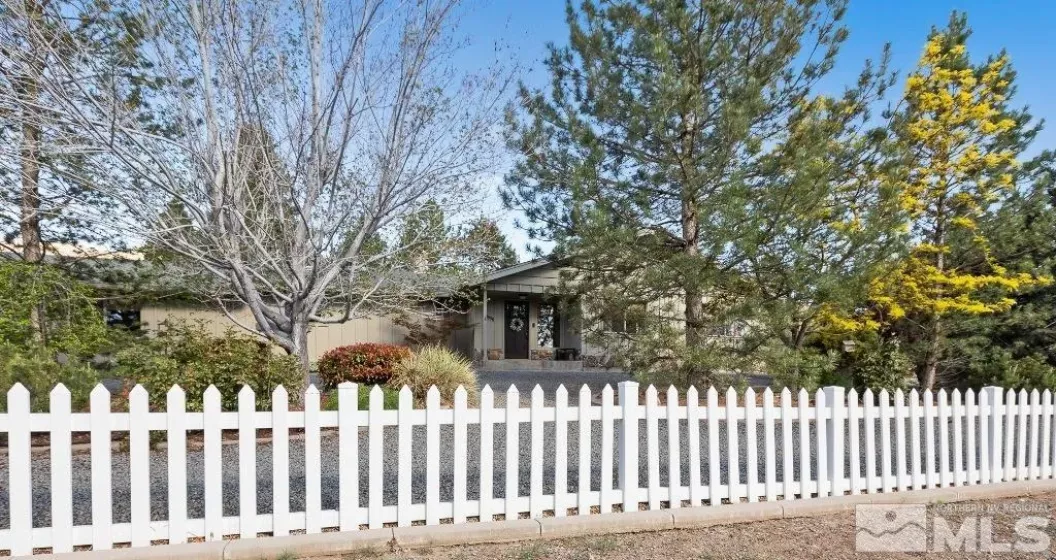 2990 Tamarisk, Reno, Nevada 89502, 3 Bedrooms Bedrooms, ,3 BathroomsBathrooms,Residential,Residential,Tamarisk,250006278
