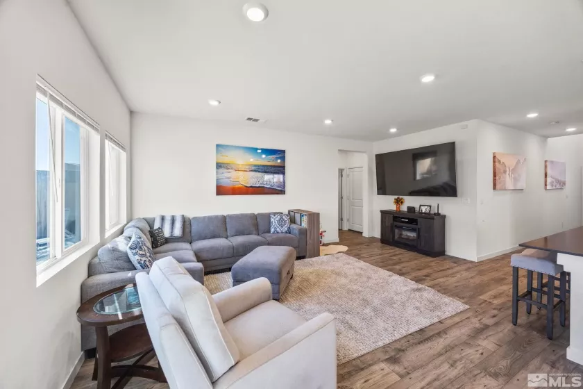 6652 Rusty Owl, Sparks, Nevada 89436, 5 Bedrooms Bedrooms, ,3 BathroomsBathrooms,Residential,Residential,Rusty Owl,250006283