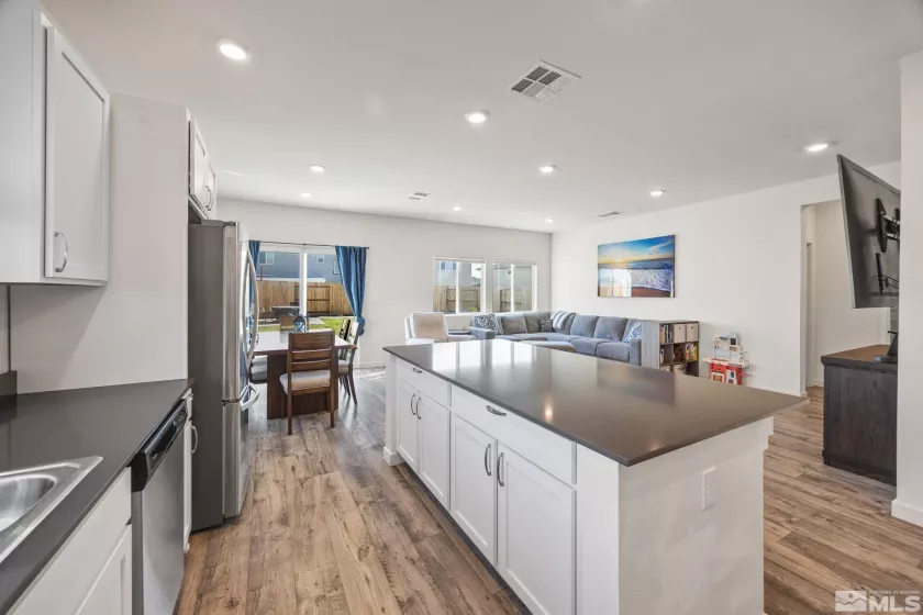 6652 Rusty Owl, Sparks, Nevada 89436, 5 Bedrooms Bedrooms, ,3 BathroomsBathrooms,Residential,Residential,Rusty Owl,250006283
