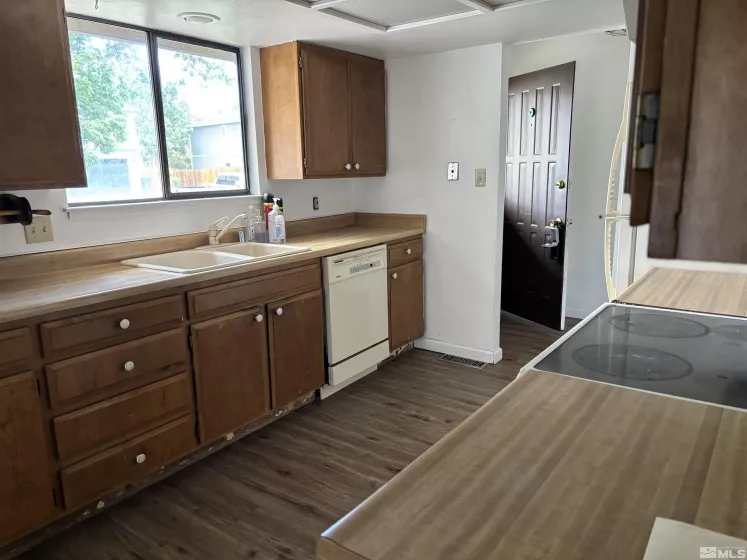759 Palmwood, Sparks, Nevada 89434, 3 Bedrooms Bedrooms, ,2 BathroomsBathrooms,Residential,Residential,Palmwood,250006332