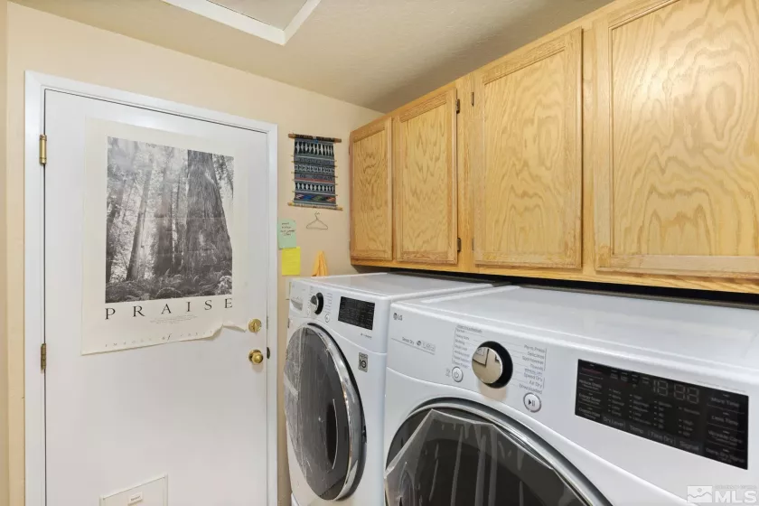 4356 Roundstone, Sparks, Nevada 89434, 4 Bedrooms Bedrooms, ,2 BathroomsBathrooms,Residential,Residential,Roundstone,250006334