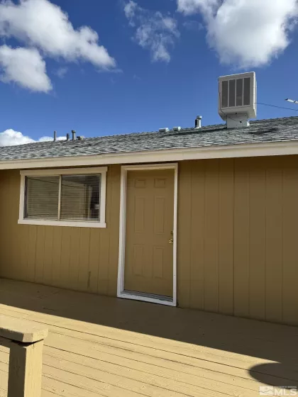 6760 Honeysuckle, Reno, Nevada 89506, 3 Bedrooms Bedrooms, ,2 BathroomsBathrooms,Residential,Residential,Honeysuckle,250004572