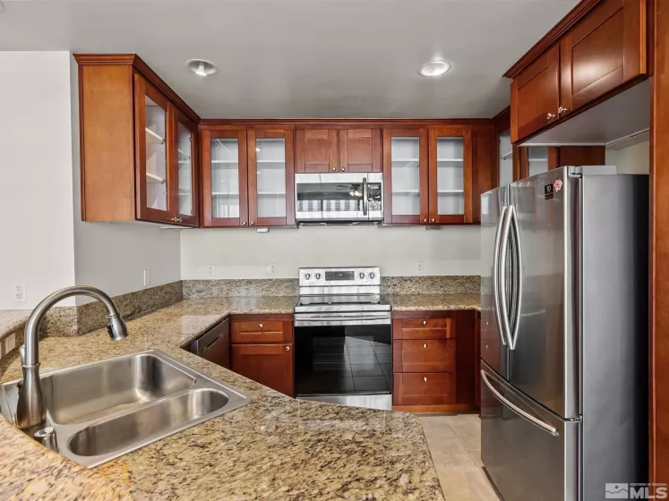 450 Arlington 1404, Reno, Nevada 89503, 2 Bedrooms Bedrooms, ,2 BathroomsBathrooms,Residential,Residential,Arlington 1404,250006341