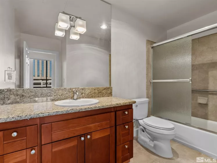 450 Arlington 1404, Reno, Nevada 89503, 2 Bedrooms Bedrooms, ,2 BathroomsBathrooms,Residential,Residential,Arlington 1404,250006341