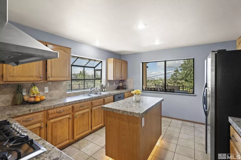 3075 Markridge, Reno, Nevada 89509, 5 Bedrooms Bedrooms, ,3 BathroomsBathrooms,Residential,Residential,Markridge,250006344
