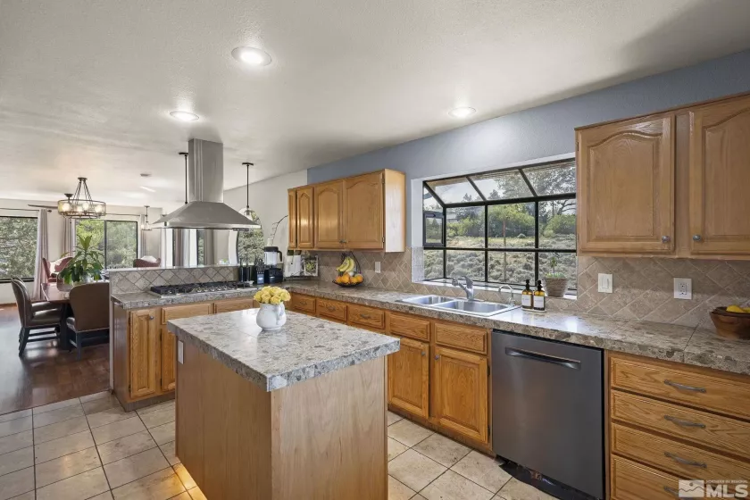 3075 Markridge, Reno, Nevada 89509, 5 Bedrooms Bedrooms, ,3 BathroomsBathrooms,Residential,Residential,Markridge,250006344