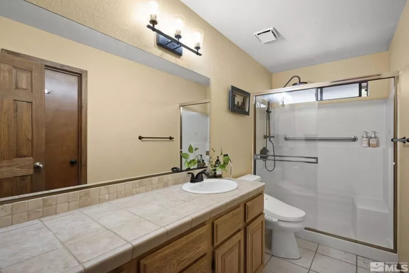 3075 Markridge, Reno, Nevada 89509, 5 Bedrooms Bedrooms, ,3 BathroomsBathrooms,Residential,Residential,Markridge,250006344