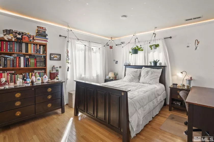 3075 Markridge, Reno, Nevada 89509, 5 Bedrooms Bedrooms, ,3 BathroomsBathrooms,Residential,Residential,Markridge,250006344