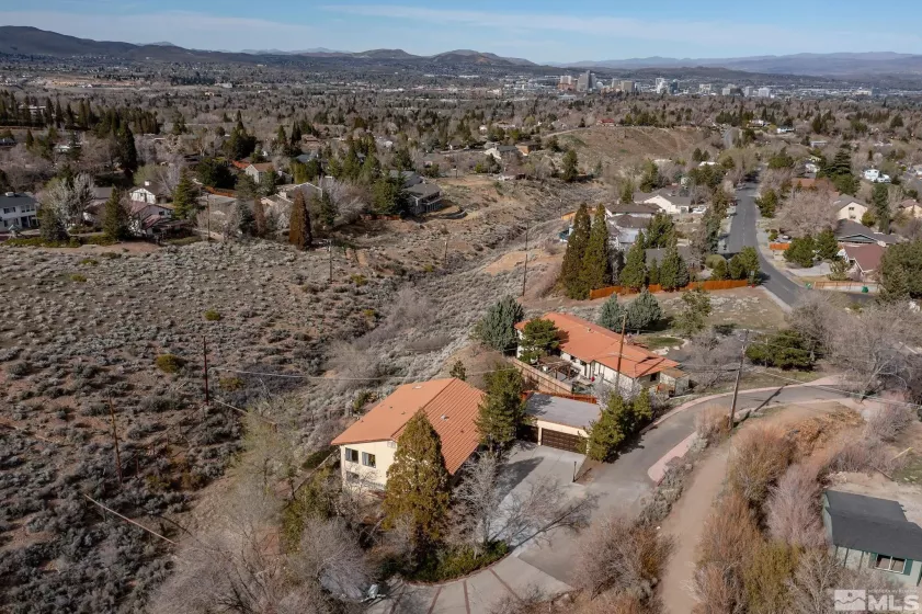 3075 Markridge, Reno, Nevada 89509, 5 Bedrooms Bedrooms, ,3 BathroomsBathrooms,Residential,Residential,Markridge,250006344