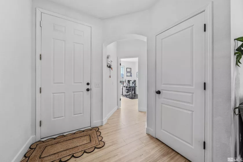 Entry/Foyer