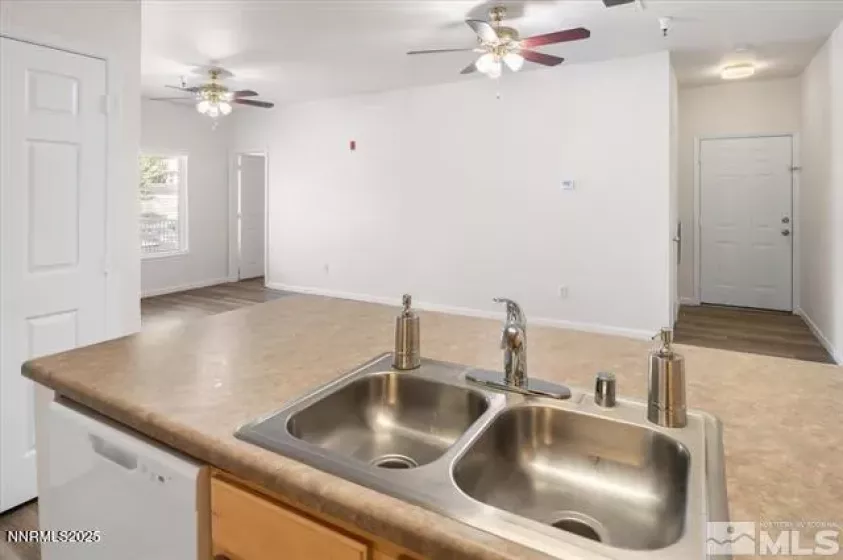 200 Talus, Reno, Nevada 89503, 4 Bedrooms Bedrooms, ,4 BathroomsBathrooms,Residential Lease,Manufactured,Talus,250006356