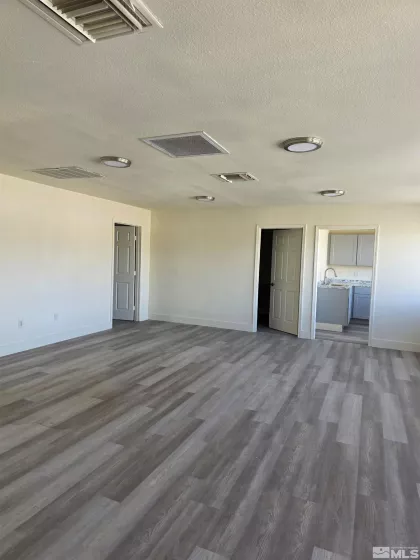 933 woodside, Carson City, Nevada 89701, ,Commercial Sale,Residential,woodside,250006359