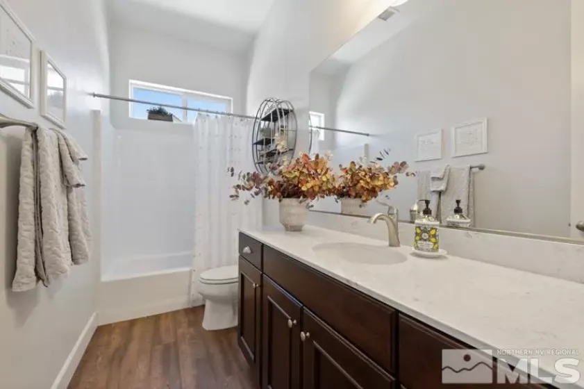 540 Shady Valley, Sparks, Nevada 89441, 4 Bedrooms Bedrooms, ,3 BathroomsBathrooms,Residential,Residential,Shady Valley,250006365
