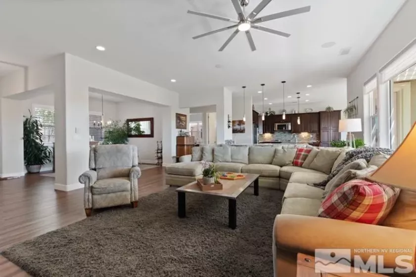 540 Shady Valley, Sparks, Nevada 89441, 4 Bedrooms Bedrooms, ,3 BathroomsBathrooms,Residential,Residential,Shady Valley,250006365