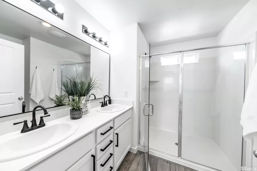 8855 Wolf Moon, Reno, Nevada 89506, 4 Bedrooms Bedrooms, ,3 BathroomsBathrooms,Residential,Residential,Wolf Moon,250006368
