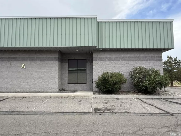 2562 Silver State, Minden, Nevada 89423, ,Commercial Sale,Residential,Silver State,250006326