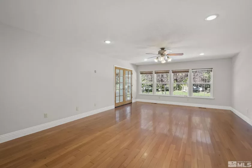 1520 Jones, Minden, Nevada 89423, 5 Bedrooms Bedrooms, ,3 BathroomsBathrooms,Residential,Residential,Jones,250006372