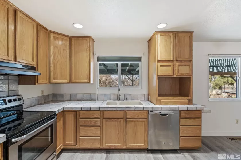 2285 Silky Sullivan, Reno, Nevada 89502, 4 Bedrooms Bedrooms, ,3 BathroomsBathrooms,Residential,Residential,Silky Sullivan,250001454