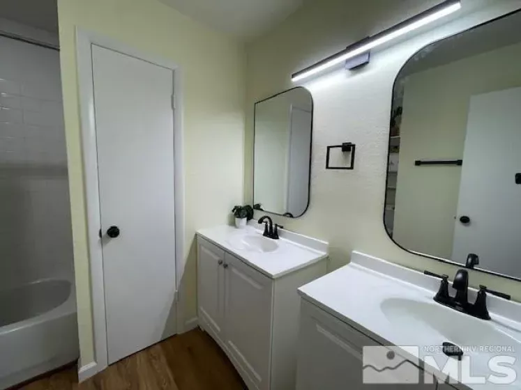 562 Smithridge, Reno, Nevada 89502, 2 Bedrooms Bedrooms, ,2 BathroomsBathrooms,Residential,Residential,Smithridge,250000926