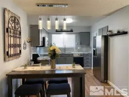 562 Smithridge, Reno, Nevada 89502, 2 Bedrooms Bedrooms, ,2 BathroomsBathrooms,Residential,Residential,Smithridge,250000926