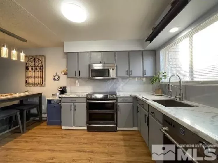 562 Smithridge, Reno, Nevada 89502, 2 Bedrooms Bedrooms, ,2 BathroomsBathrooms,Residential,Residential,Smithridge,250000926