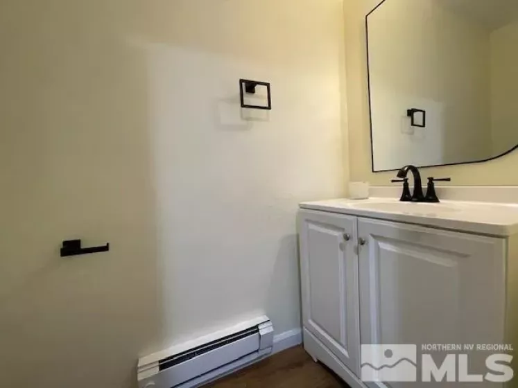 562 Smithridge, Reno, Nevada 89502, 2 Bedrooms Bedrooms, ,2 BathroomsBathrooms,Residential,Residential,Smithridge,250000926