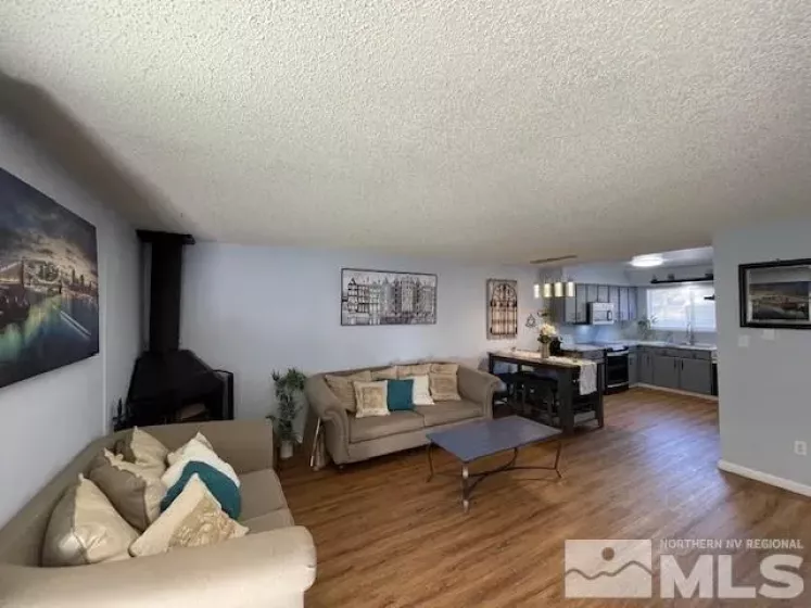 562 Smithridge, Reno, Nevada 89502, 2 Bedrooms Bedrooms, ,2 BathroomsBathrooms,Residential,Residential,Smithridge,250000926