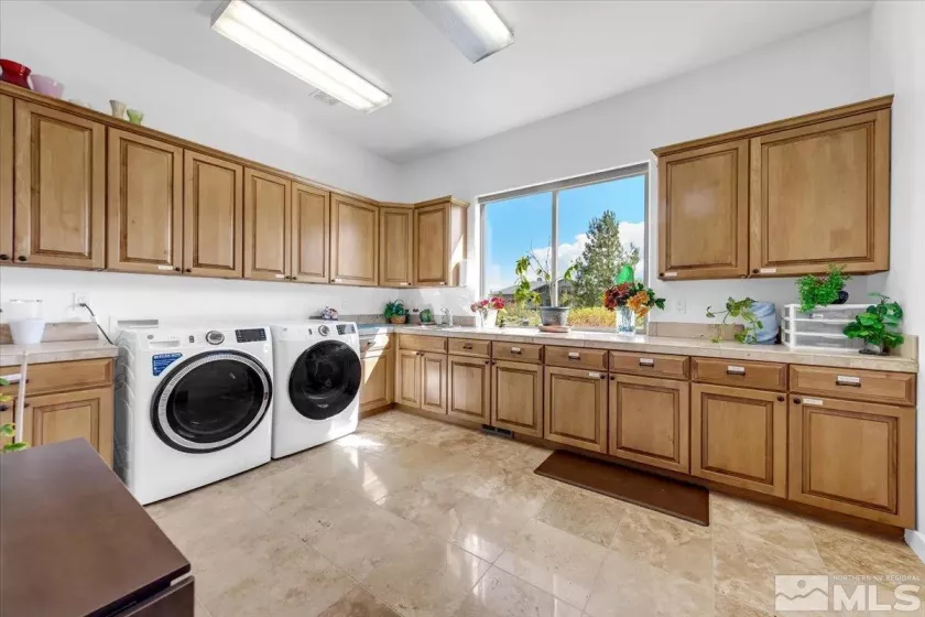 10401 Copper Cloud, Reno, Nevada 89511, 7 Bedrooms Bedrooms, ,7 BathroomsBathrooms,Residential,Residential,Copper Cloud,250006381