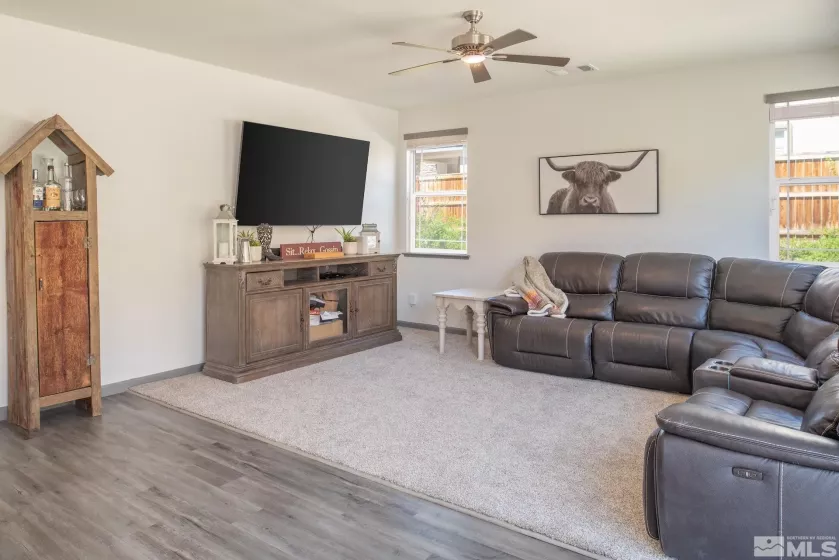 8139 Dornoch, Reno, Nevada 89439, 4 Bedrooms Bedrooms, ,3 BathroomsBathrooms,Residential,Residential,Dornoch,250006443